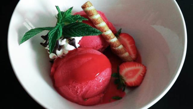 Helado de Frambuesa - Siete Capillas - Hacienda La Coracera, San Martin De Valdeiglesias