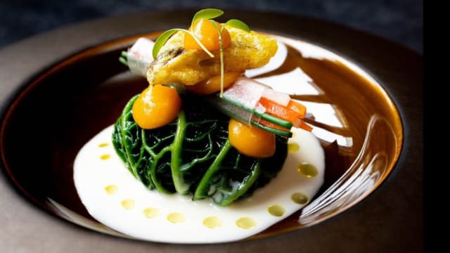 Rendang in groene kool met tempura van shiitake - Vive la Vie, Groningen