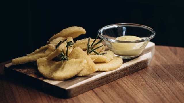 Panisses provençales, sauce safranée - La Belle Quille, Paris