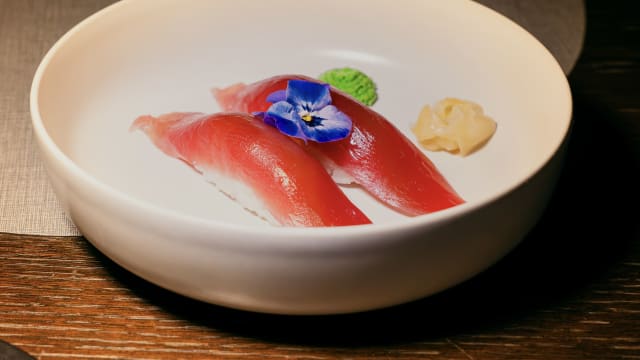 Nigiri di Tonno - Aki