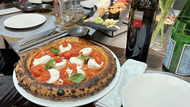 Pizza bufala e pomodorini  - Aki, Venice