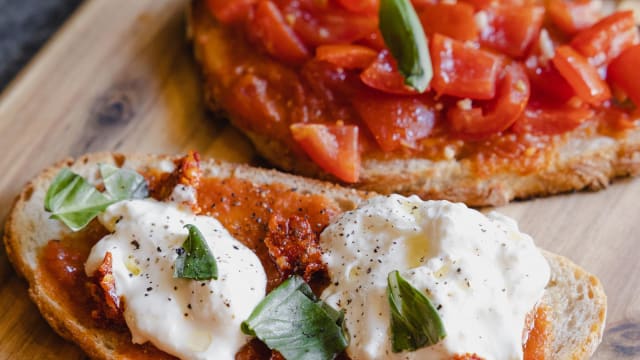 Bruschetta picante com stracciatella - Casica, Lisbon