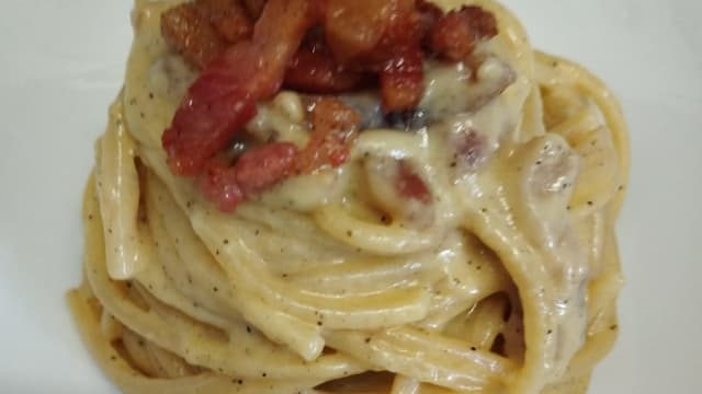 Spaghetti alla carbonara - Amici Miei