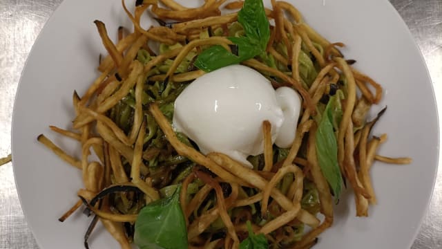 Tagliolini con crema di burrata e melanzane croccanti - Cotto e Mangiato - Pasta all'uovo