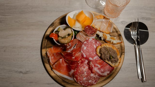 Antipasto toscano delizioso (salumi...crostini e la nostra giardiniera)  - Lampolla, San Gimignano