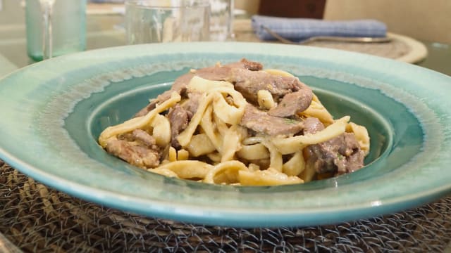 Tagliolino con petto d'anatra scaloppato al timo e crema di porcini   - Vicky Ristorante