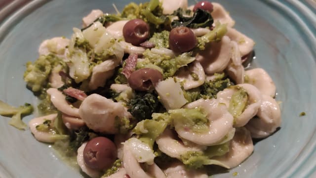 Orecchiette con cime di rape e olive  - Matre Ristorante, Gallipoli