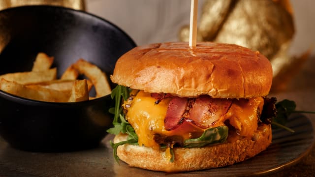 Hamburguesa de Wagyù - Itakua, Pozuelo de Alarcón