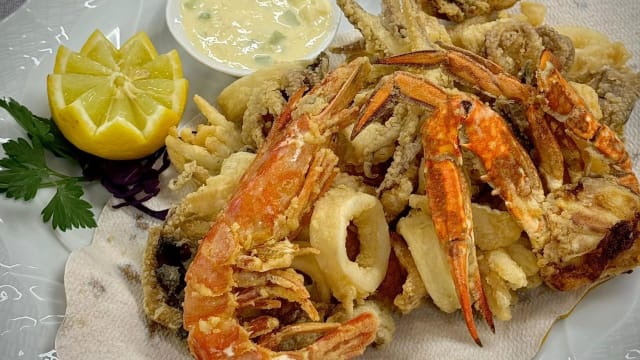 Gran fritto di pesce ai frutti di mare - San Colombano