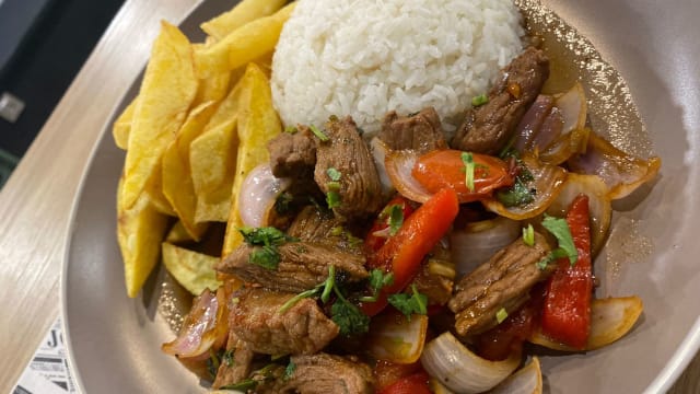 Lomo saltado - La Cancha Peruvian Food, L'Hospitalet de Llobregat