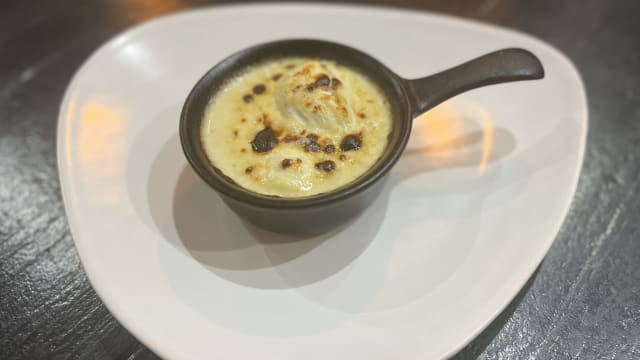 Nos fameux œufs pochés gratinés au bleu d’Auvergne - Chez Claude