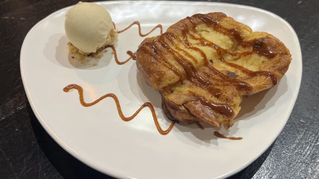 Brioche façon pain perdu, glace vanille - Chez Claude