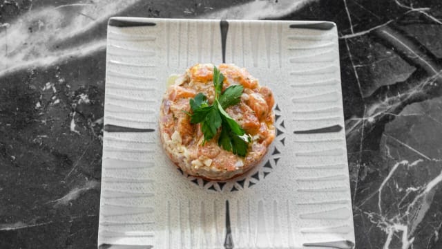 Tartar de salmón - Oliva Mediterranea, Cubelles