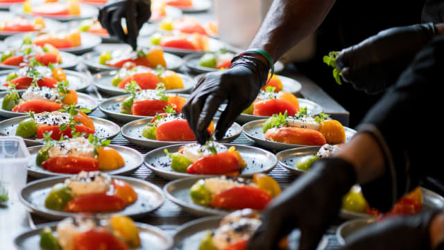 Burrata des pouilles et tomates collection marinées au xérès - Le Diamant Bleu, Paris