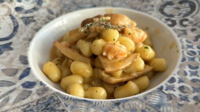 Chicche di patate con gamberi e funghi porcini - Ristorante pizzeria A’Mare