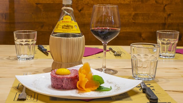 Tartare di Chianina e le Sue Salsine - Locanda Antichi Sapori, Genoa