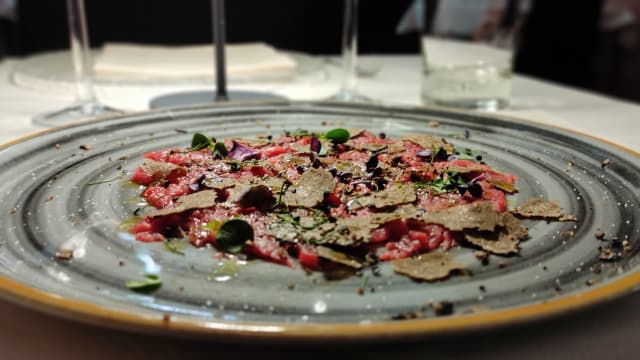 carpaccio di manzo al tartufo  - L'antica bottega, Fara In Sabina