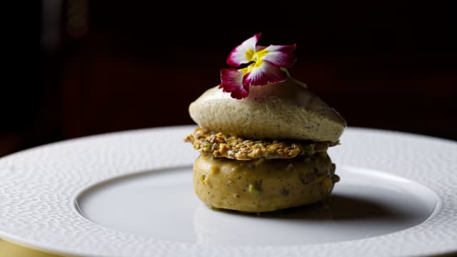 Namelaka, pralinato e gelato al pistacchio - Follie Restaurant | Villa Agrippina Roma, Rome