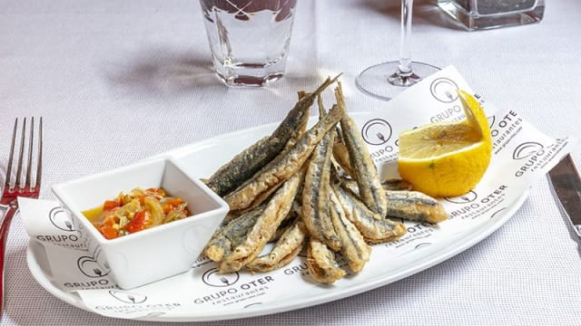 Boquerones plateados fritos a la malagueña  - El Barril de Recoletos, Madrid