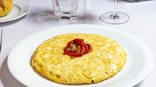 Tortilla de puerros y bacalao, - El Barril de Recoletos, Madrid