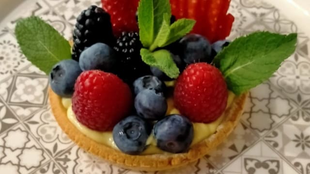 Crostatina con crema - Fish & Co, Milan