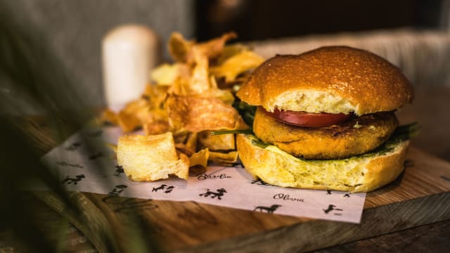 Chickpea burger - Amélia, Lisbon