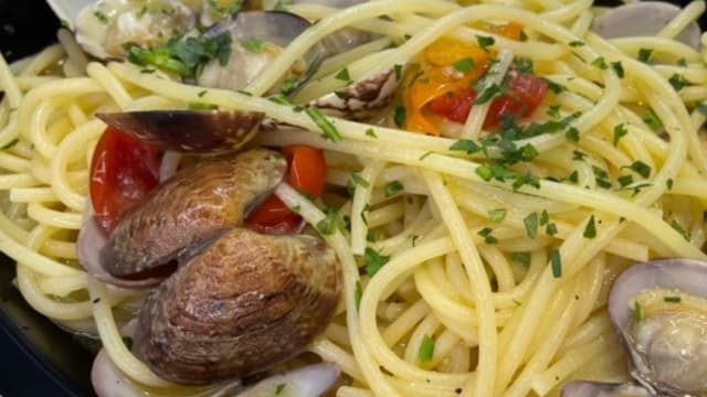 Spaghetti e vongole - Fresco di Mare