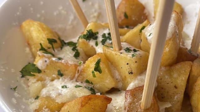 Patates trufades amb Ous de corral i parmesà - Cim, Vilafranca Del Penedes