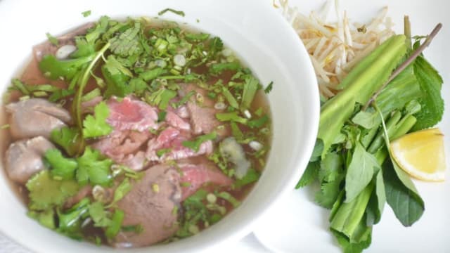 Soupe phô (spécialité vietnamien) - TEUK CHHOU, Paris