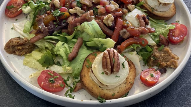 Salade chèvre chaud - Berytus bar restaurant