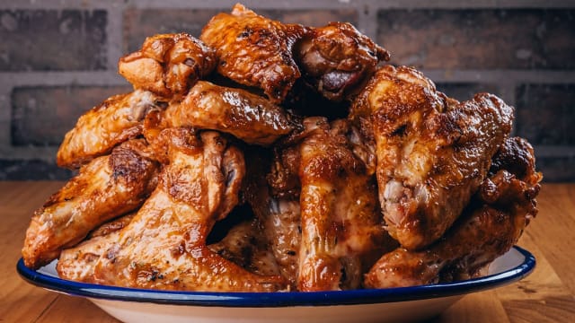 12 Alas de Frango al carbón - Piri Piri Prosperidad