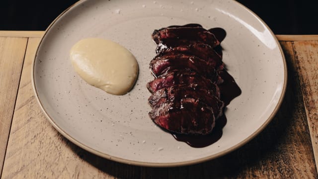 Onglet de Vaca, Cebolla y Vino - Open