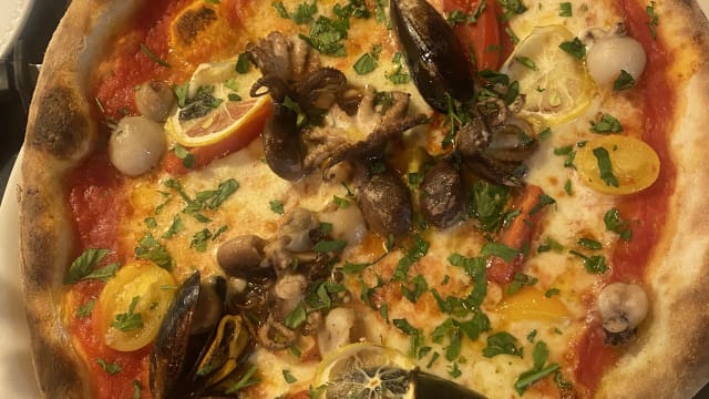 Frutti di Mare - Skorpion Restaurant & Lounge