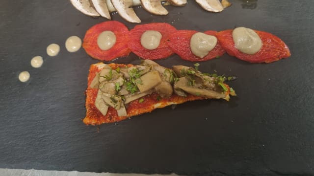 Composizione di rombo e funghi porcini in diverse consistenze - Briss, Turin