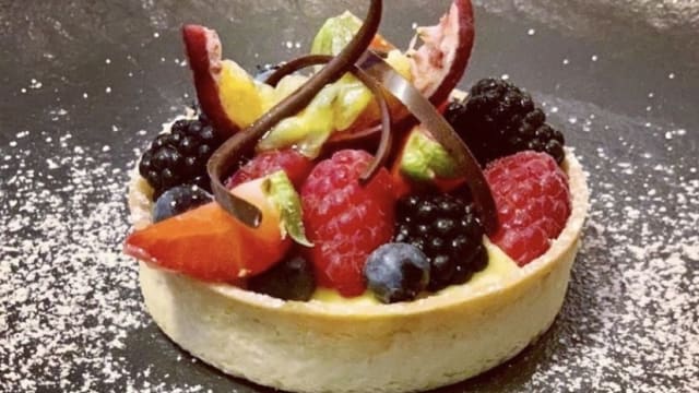 Crostatina con crema pasticcera e frutti di bosco - Bonsai Sushi Lounge, Asolo