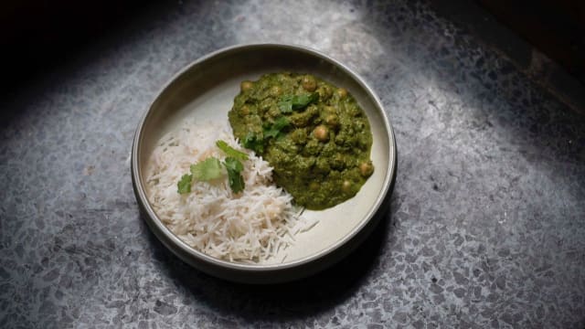 Indian curry, basmati rice and fresh coriander - Sésamo, Barcelona