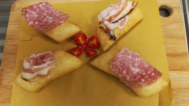 Gnocco Fritto con Salumi - Garden Caffè & Cucina