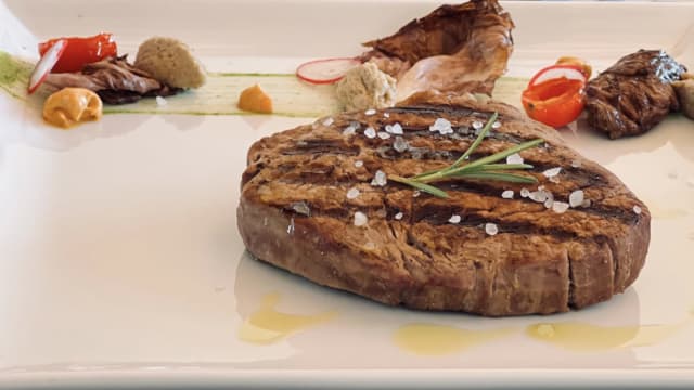 Filetto di manzo alla griglia - Ristorante Enoteca “Osteria del Lago”