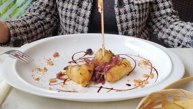 Cuore di Baccalà  con cipolla di Tropea caramellata  - Osteria Il Paiolo, Ravenna