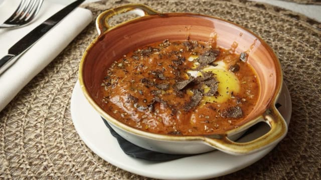 Uovo alla cardinale e tartufo nero - Tierra Milano, Milan