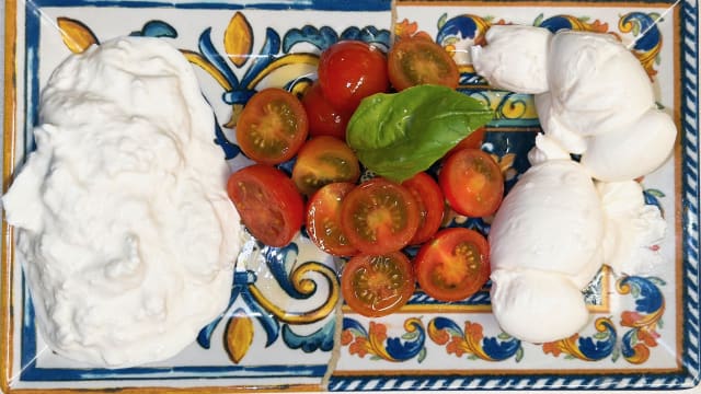 Bis di latticini pugliesi : stracciatella e nodino - La Porta Rossa, Milan