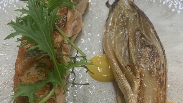 Filetto di salmone e indivia caramellata - Lo Zafferano, Arezzo