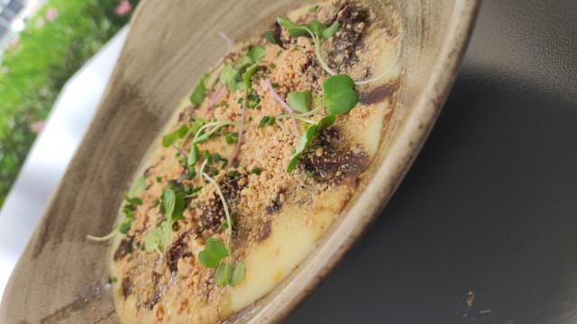 Flor de huevo con setas, foie y crema de patata - Gastro TAZ, San Sebastián de los Reyes