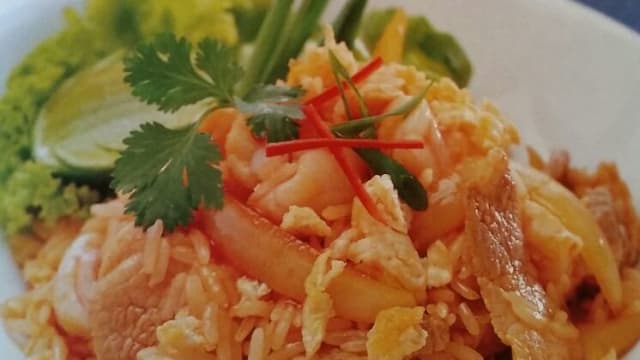 Khao saparod (arroz frito con piña,langostinos y verduras) - Bualuang Thai, Torredembarra