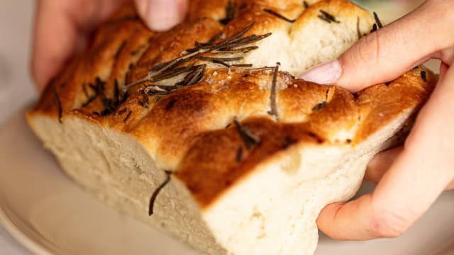 Focaccia thym frais, romarin, gros sel - Baretto Paris, Paris