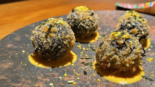 Croquetas de calamar en su tinta  - Masaya, Barcelona