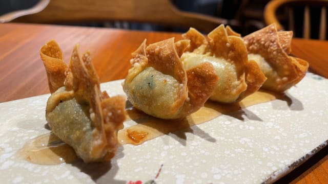 Wantun crujiente con carne iberico y langostino - Masaya, Barcelona