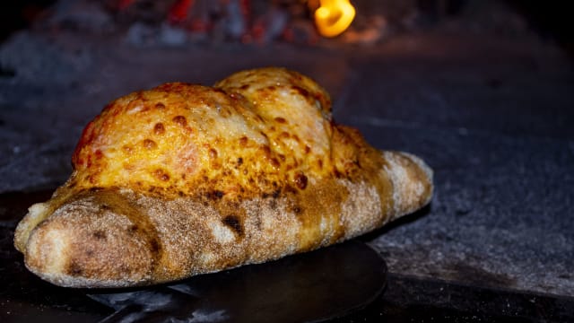 Calzone Liscio - Pizzeria Reale, Monza