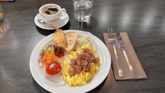 Scrambled eggs with pecorino cheese - Lalma Cafe, Montepulciano