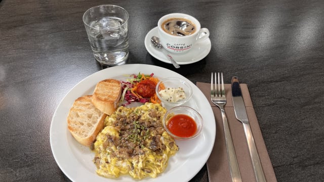 Scambled eggs and Truffles - Lalma Cafe, Montepulciano